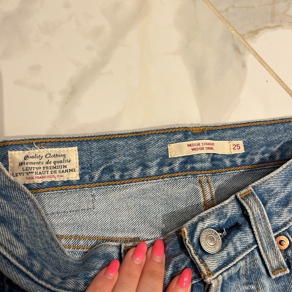 Levi’s wedgie straight Jean - Picture 3 of 3